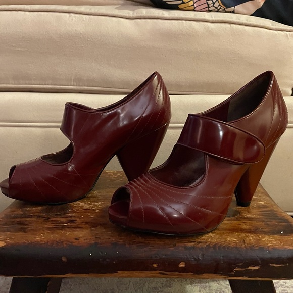 Vince Camuto Red Size 6 - Picture 2 of 6
